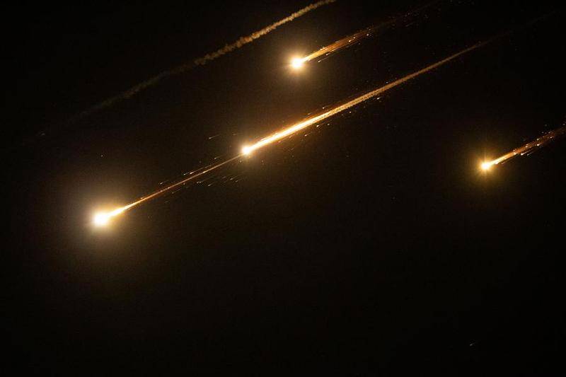(Multimédia) L'armée israélienne annonce que des dizaines de missiles ont été tirés depuis l'Iran vers Israël