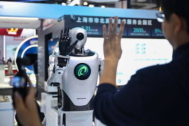 (Multimédia) La Chine en tête du classement mondial du nombre de grands modèles d'IA, avec plus de 1.500 modèles publiés