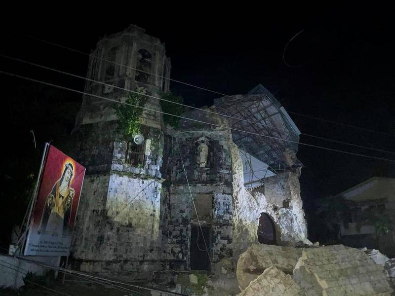 (Multimédia) Philippines : le bilan du puissant tremblement de terre s'élève à 69 morts