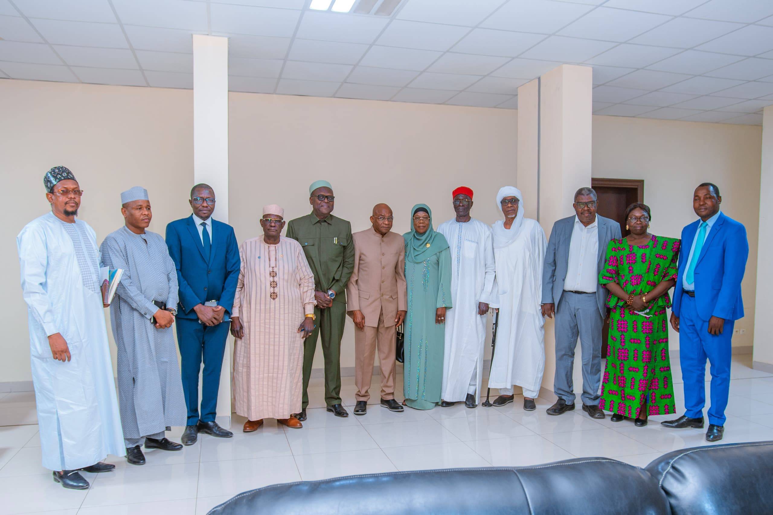 Des chefs traditionnels et des personnes ressources reçus par le Médiateur de la République