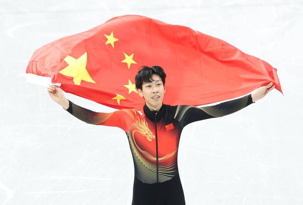 Le Chinois Sun Long décroche l'argent au 1.000 m masculin de patinage de vitesse sur piste courte à Milan-Cortina